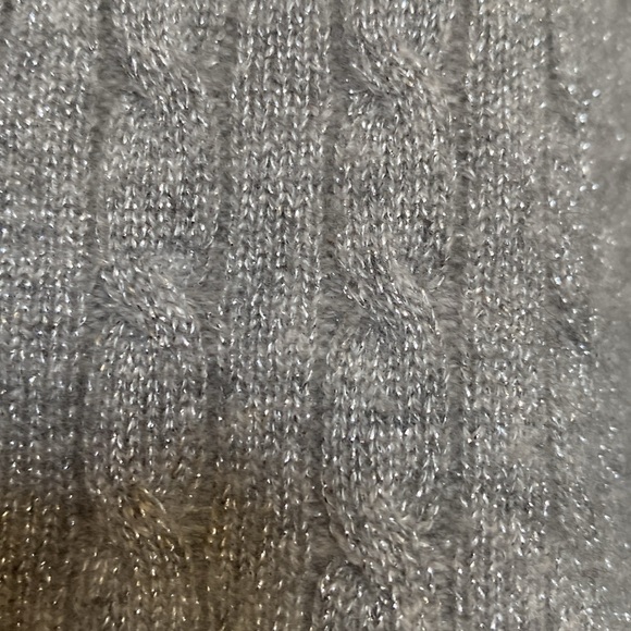 Charter Club 100% cashmere V Neckline, cable knit, women’s Warm/Soft Sz Lrg - Picture 3 of 11